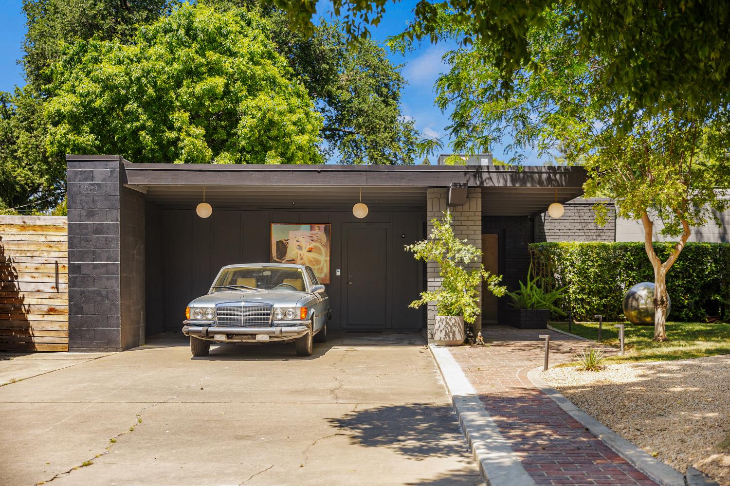 5301 Valhalla Drive