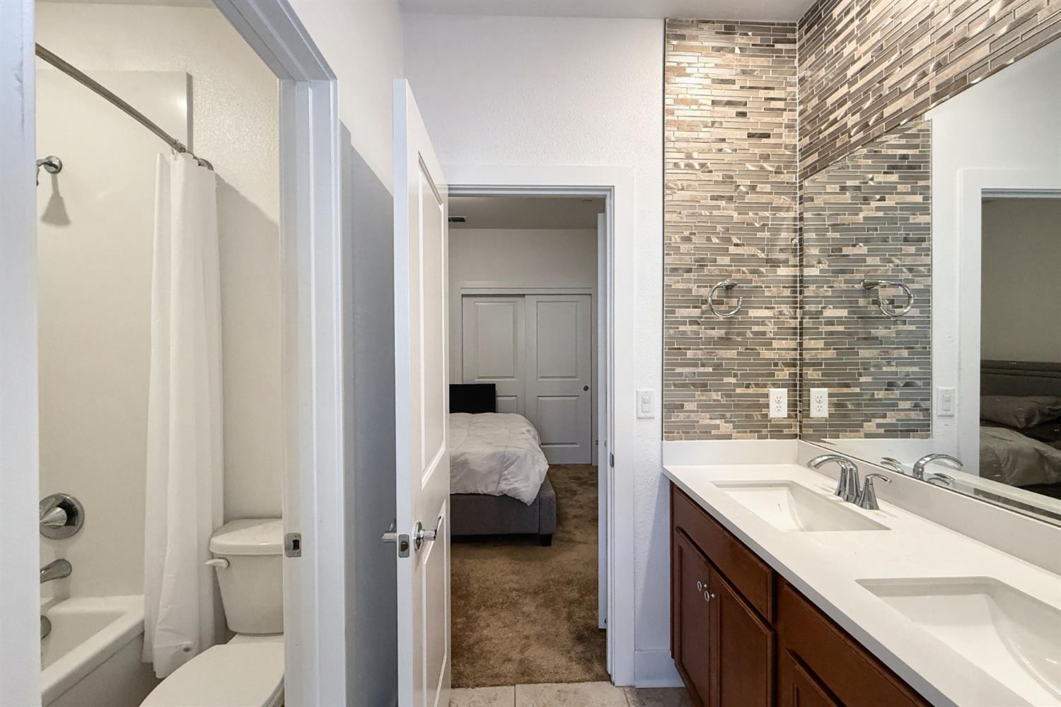 2878 Irish Meadow Way