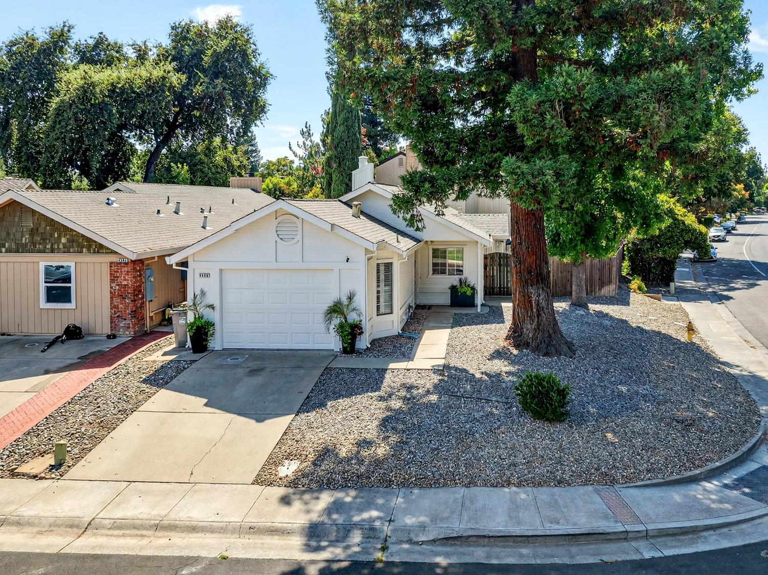 4400 Sunrise Court