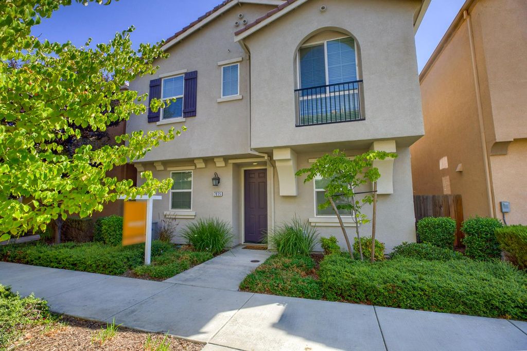 Photo of 7835 Zaragoza Walk, Sacramento, CA 95823 (MLS # 226004596)