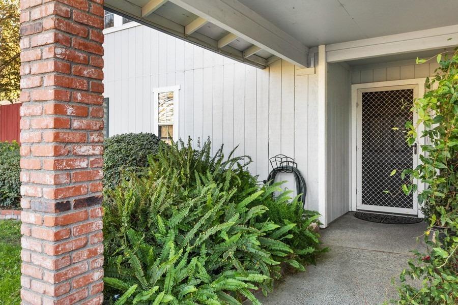 1444 Bridle Lane