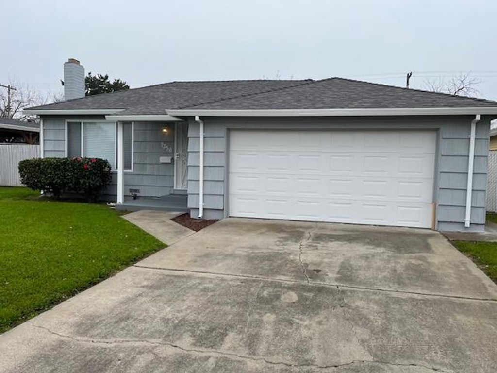 Photo of 7356 Amherst Street, Sacramento, CA 95822 (MLS # 226006073)