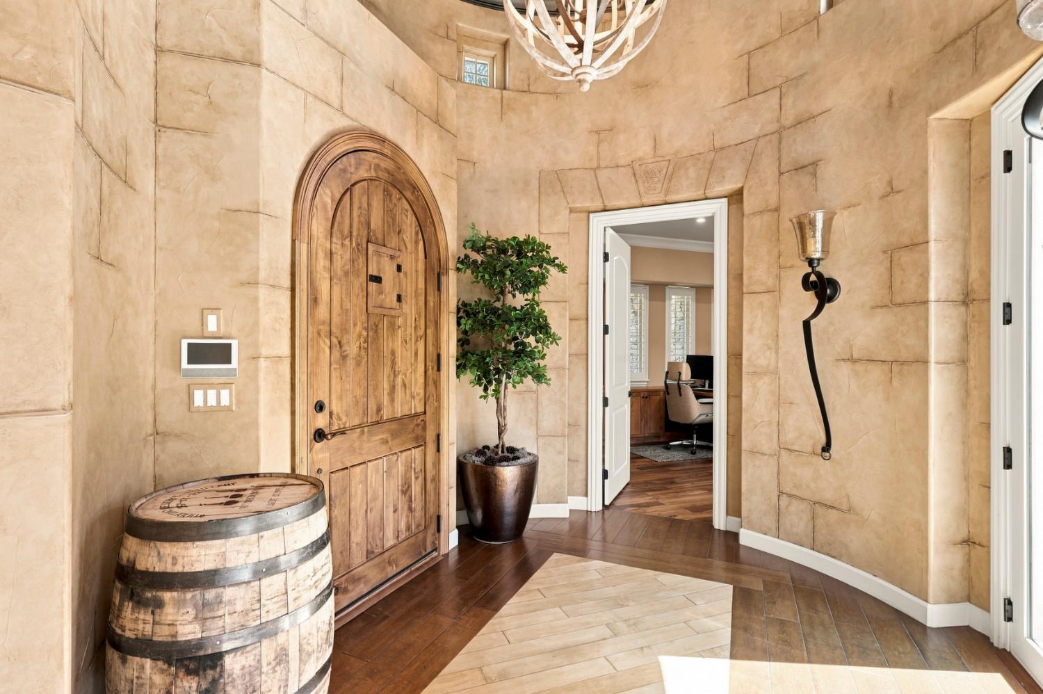 8635 Ashbury Court