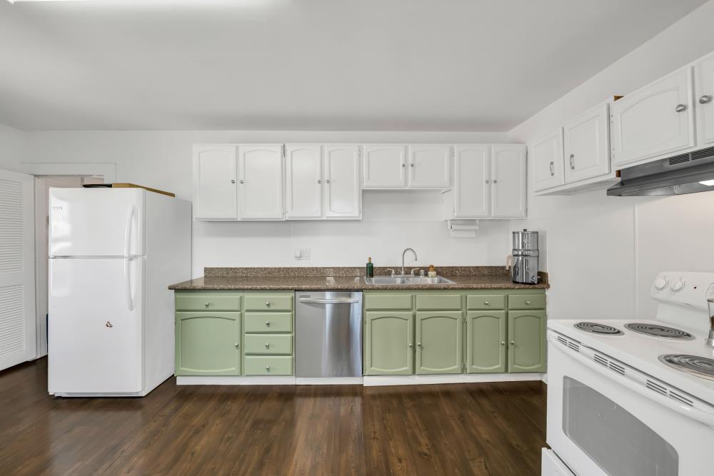 421 West St