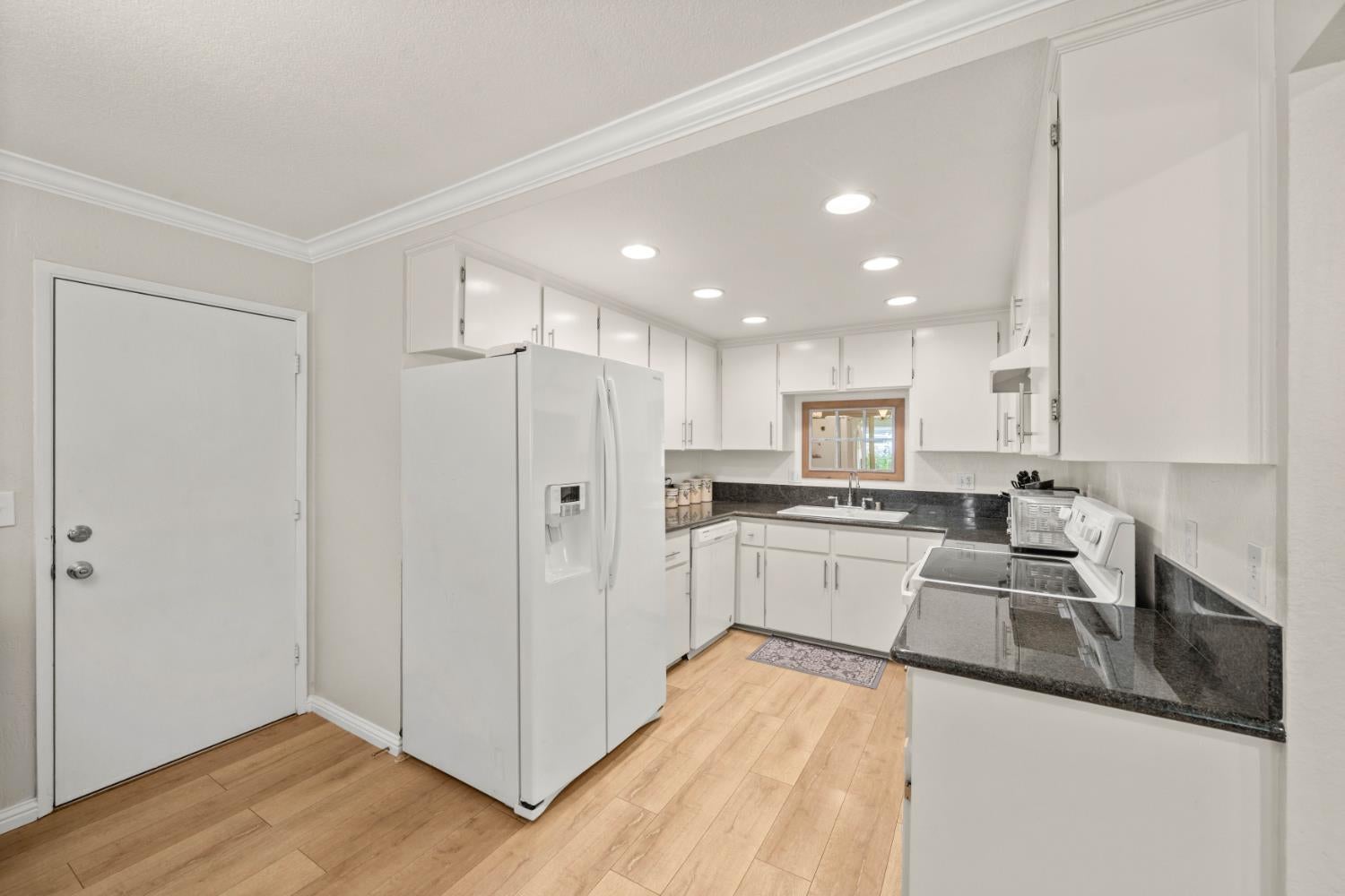 14330 Torrey Pines Drive