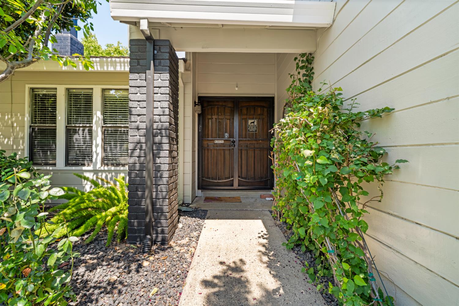 8451 Caslan Avenue