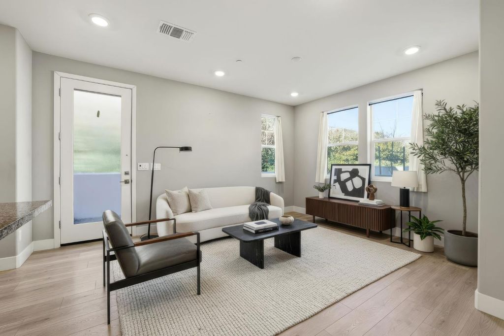 Photo of 3080 Seaspray Walk, Sacramento, CA 95833 (MLS # 226014155)