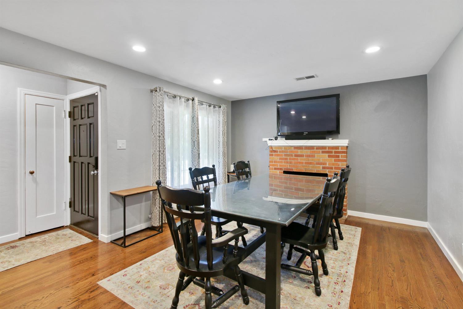 2117 Fruitridge Road