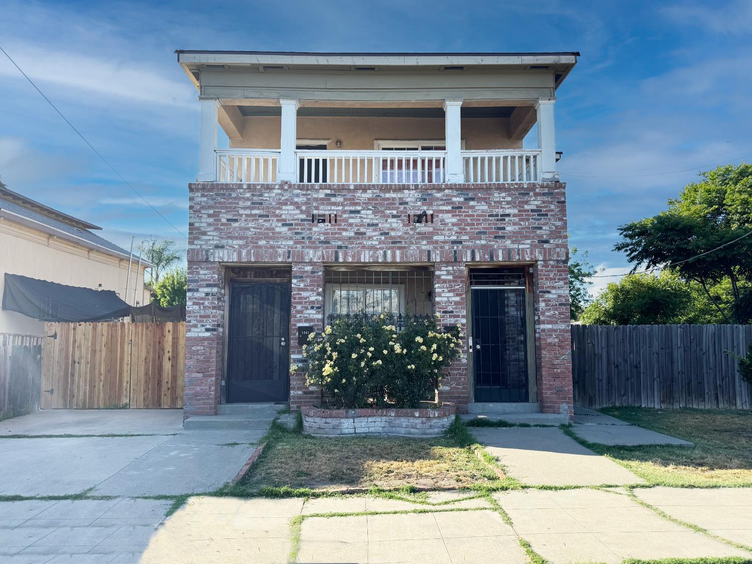 1345 E Scotts Avenue