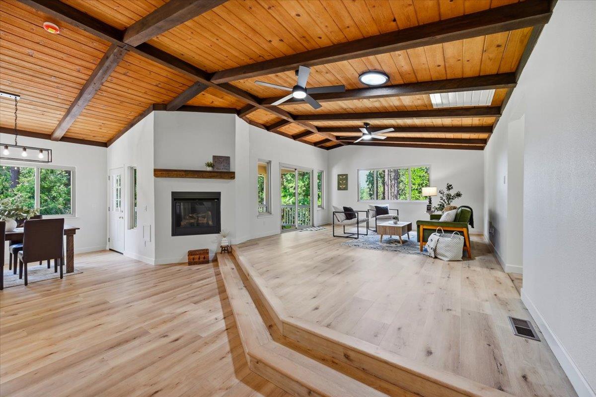 11551 Tree Top Circle
