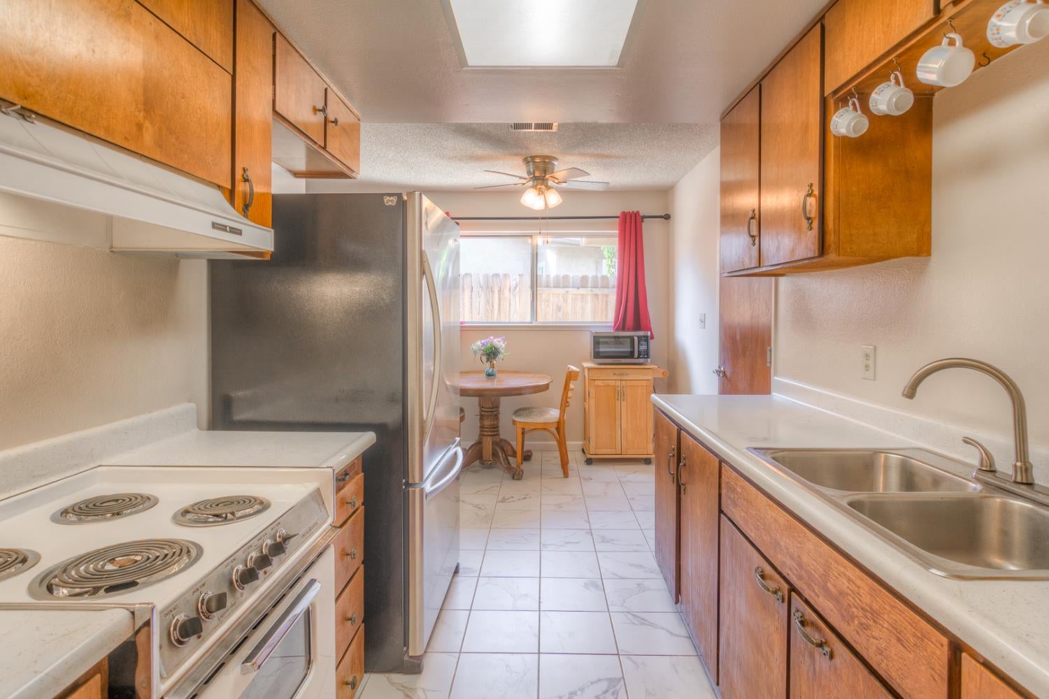 924 Hollingsworth Court