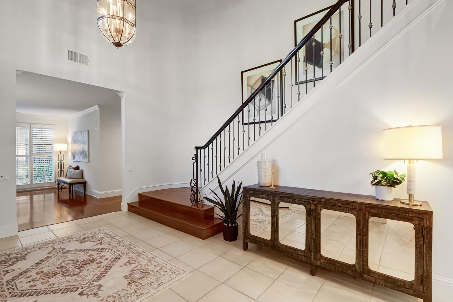 11473 Huntington Village Lane