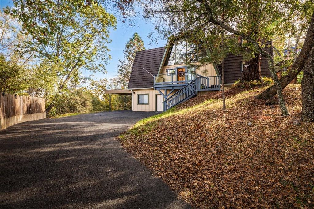 Photo of 4611 Hillwood Drive, Shingle Springs, CA 95682 (MLS # 225143362)