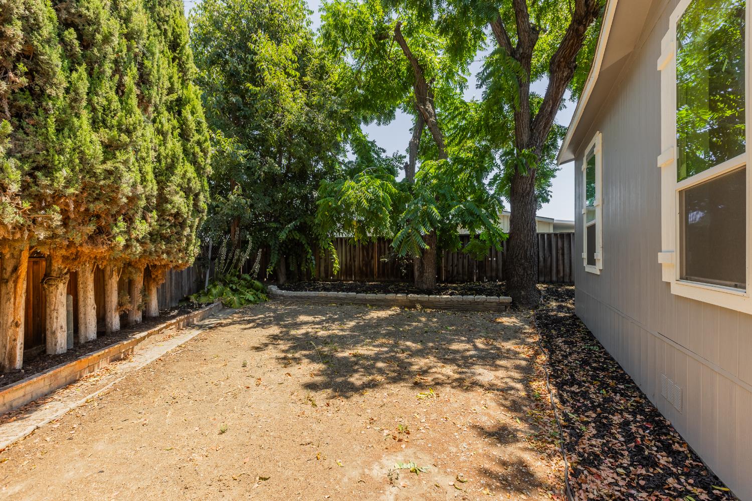 900 Golden Wheel Drive 67