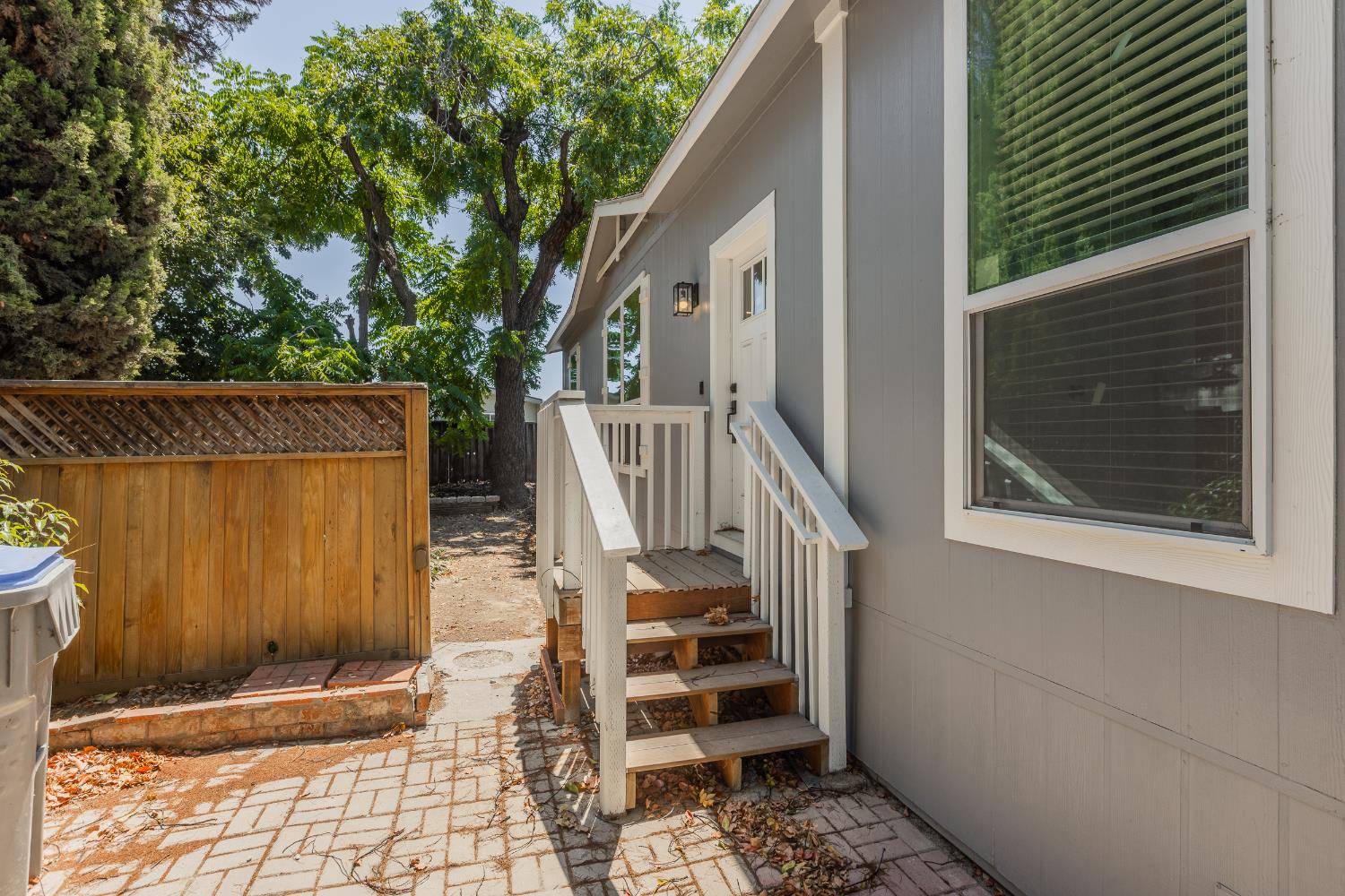 900 Golden Wheel Drive 67