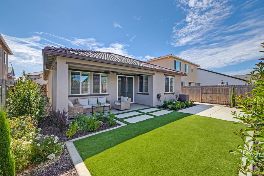 4406 Hawkfinch Circle