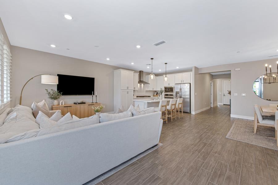 4406 Hawkfinch Circle