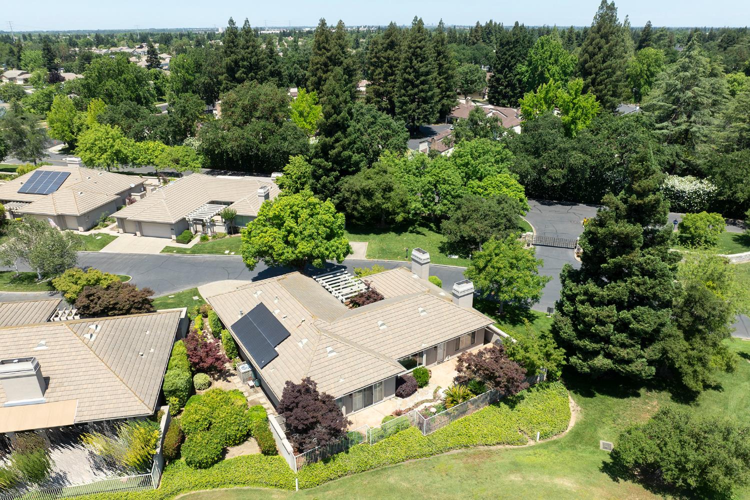 9516 Golf Course Lane
