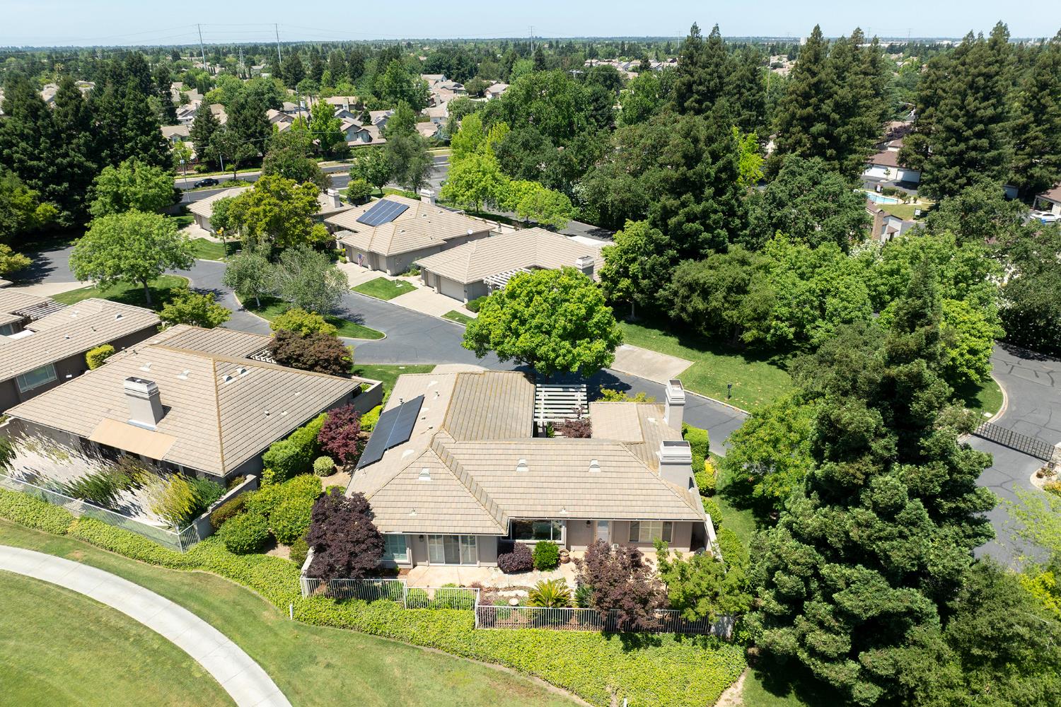 9516 Golf Course Lane