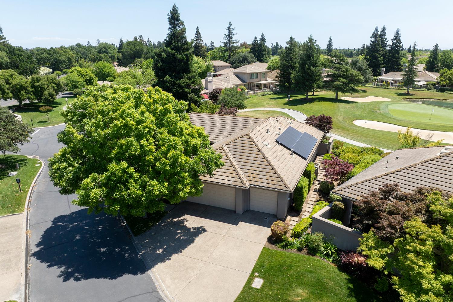 9516 Golf Course Lane