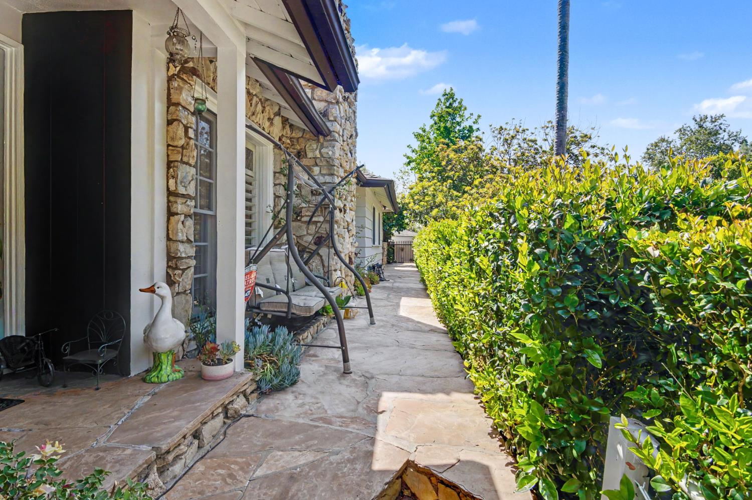 1118 Roscomare Road