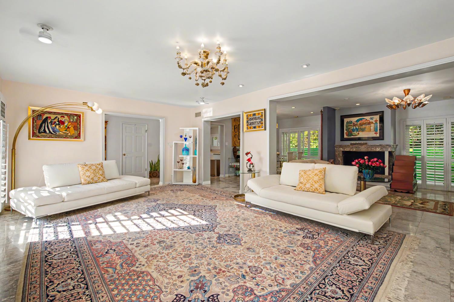 1118 Roscomare Road
