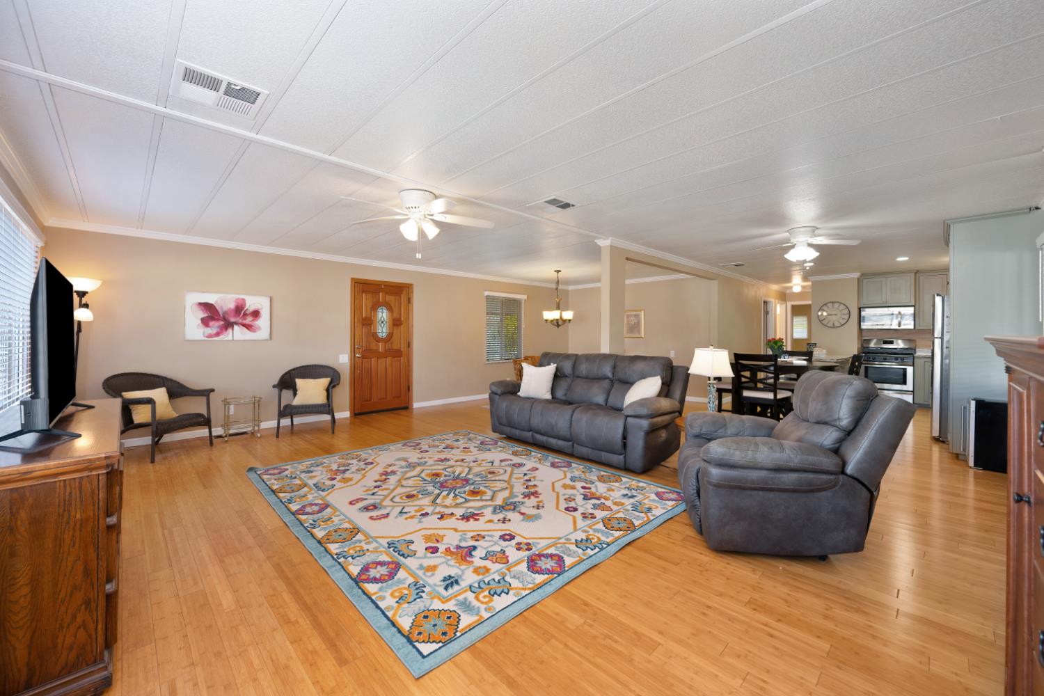 6900 Almond Avenue 99