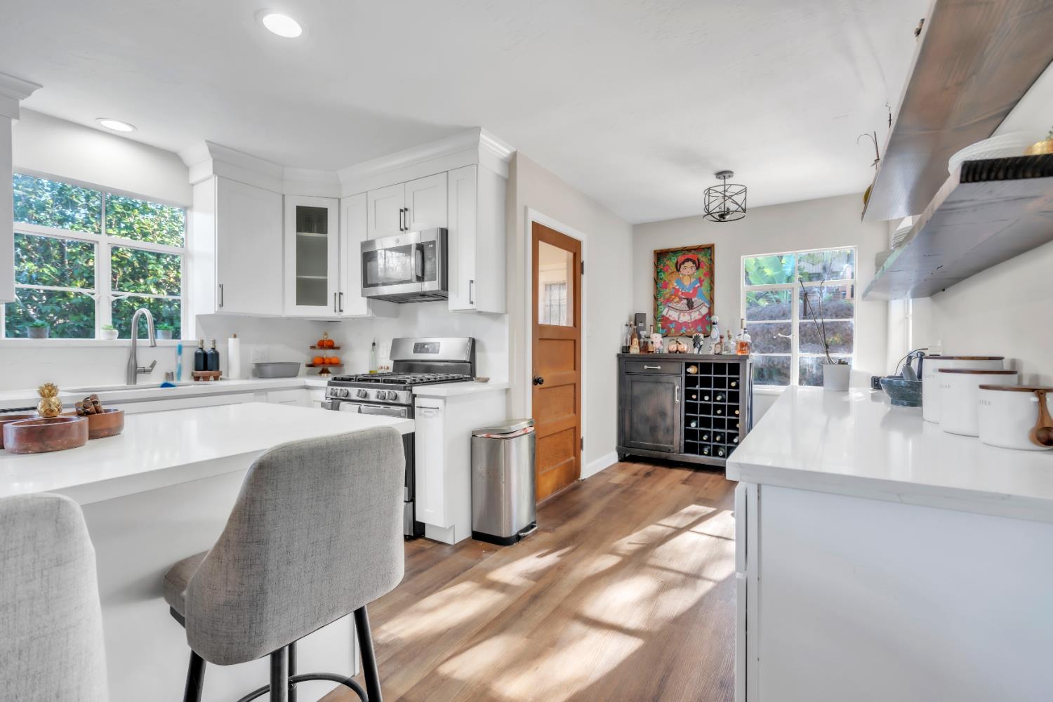 1449 Sandelin Avenue