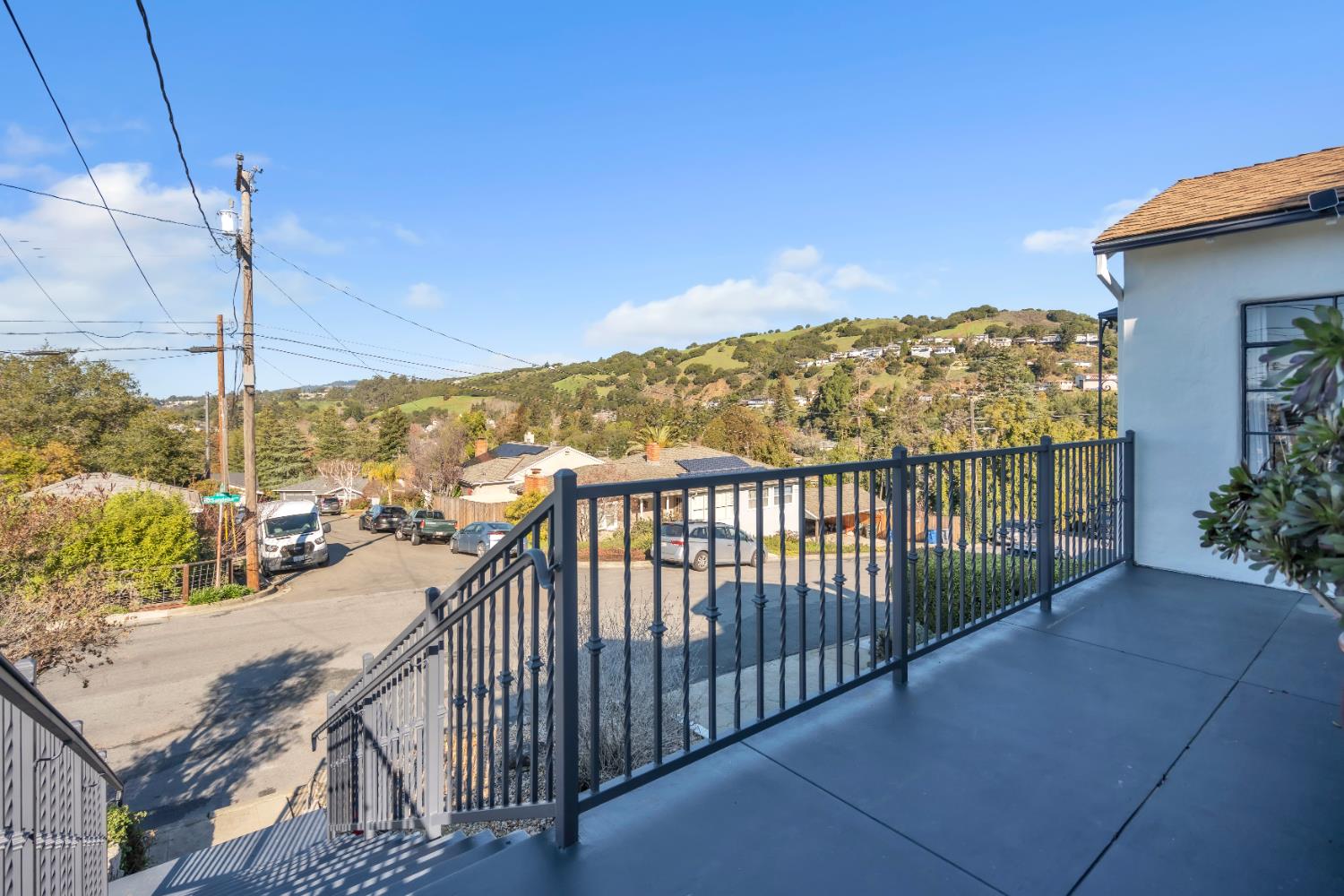 1449 Sandelin Avenue