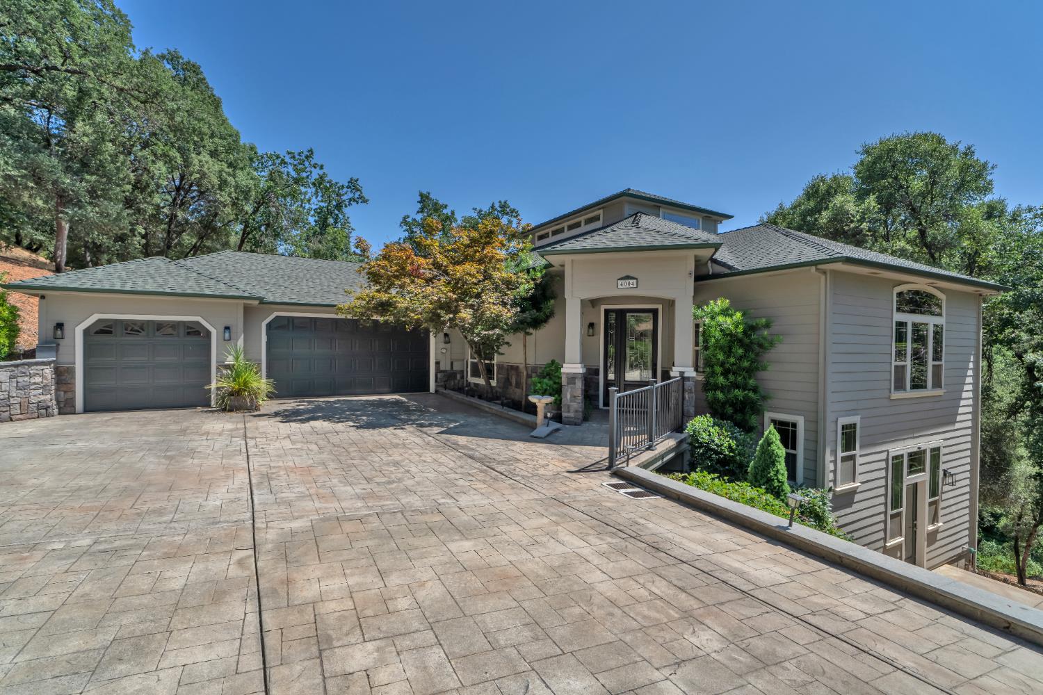 4004 Pine Bluff Lane