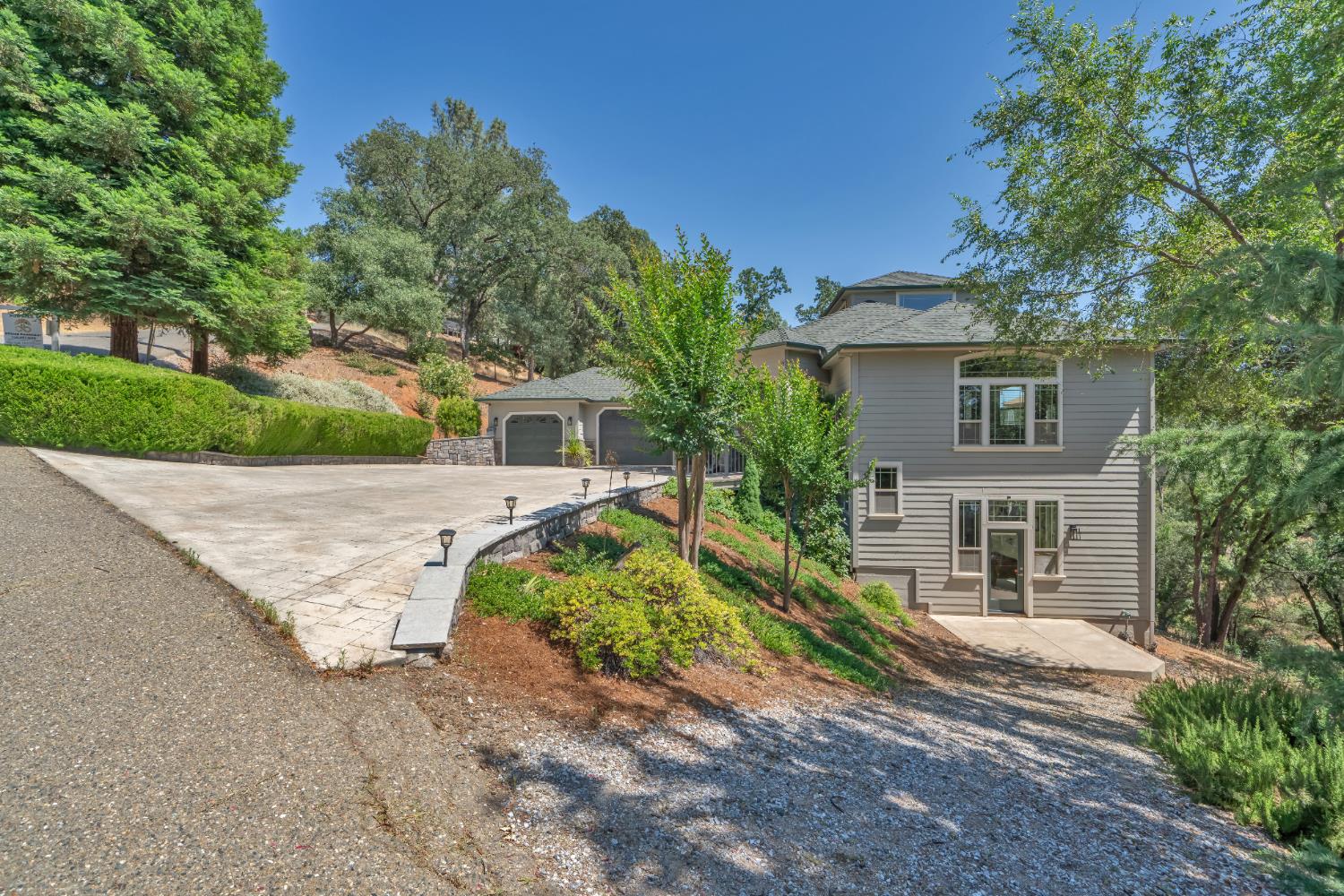 4004 Pine Bluff Lane