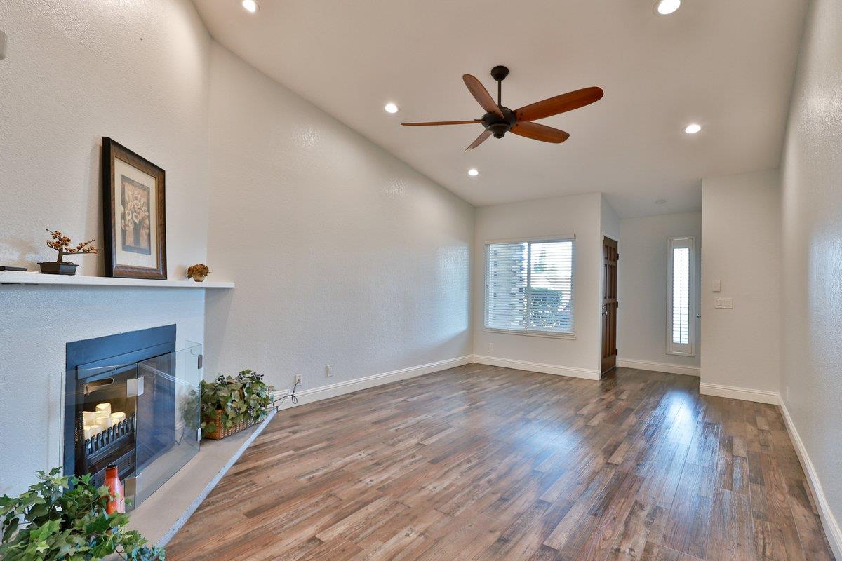 8075 La Riviera Drive