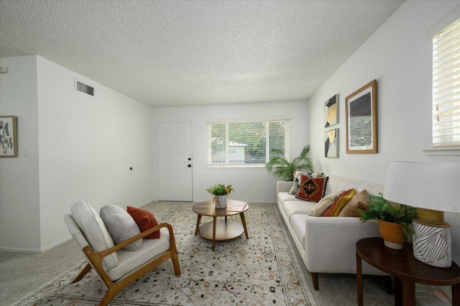 1902 El Paso Avenue 4