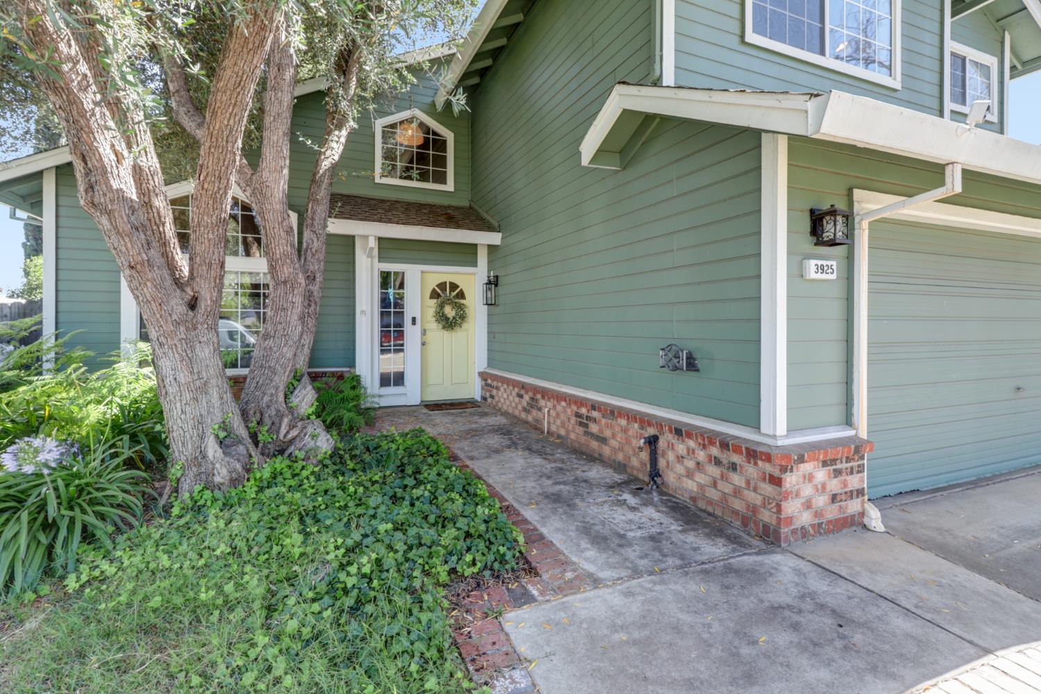 3925 Woodpointe Circle