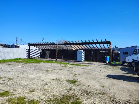 7913 Amador Avenue Sacramento CA 95826