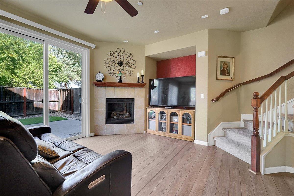 2040 Sierra View Circle 2