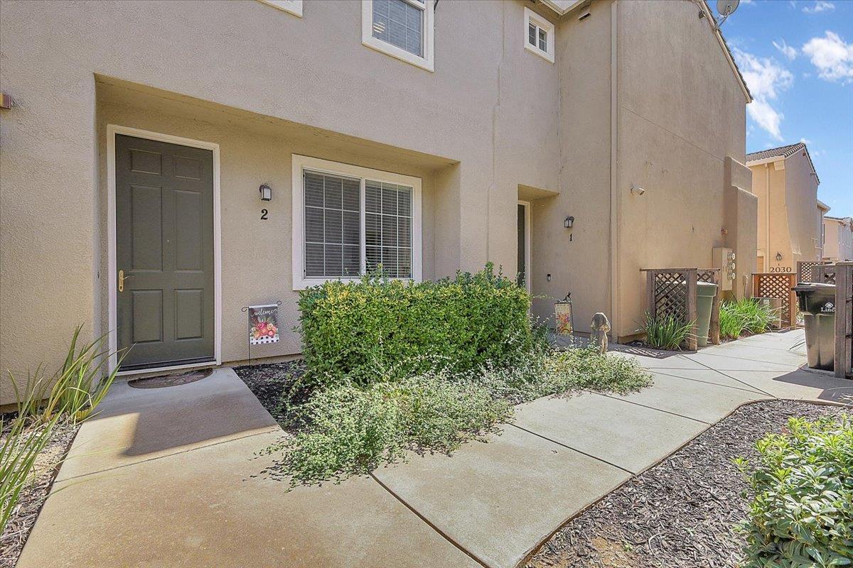 2040 Sierra View Circle 2