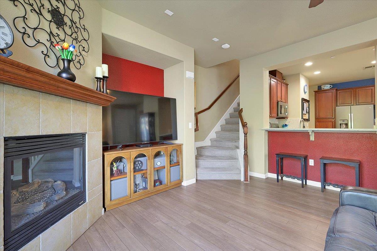2040 Sierra View Circle 2