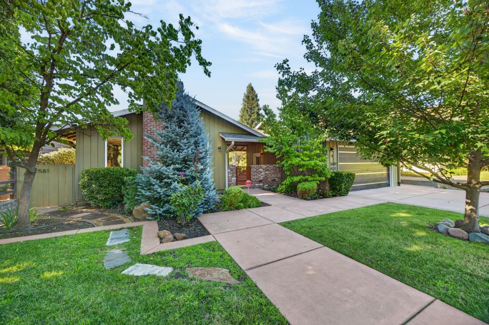1601 Potrero Way