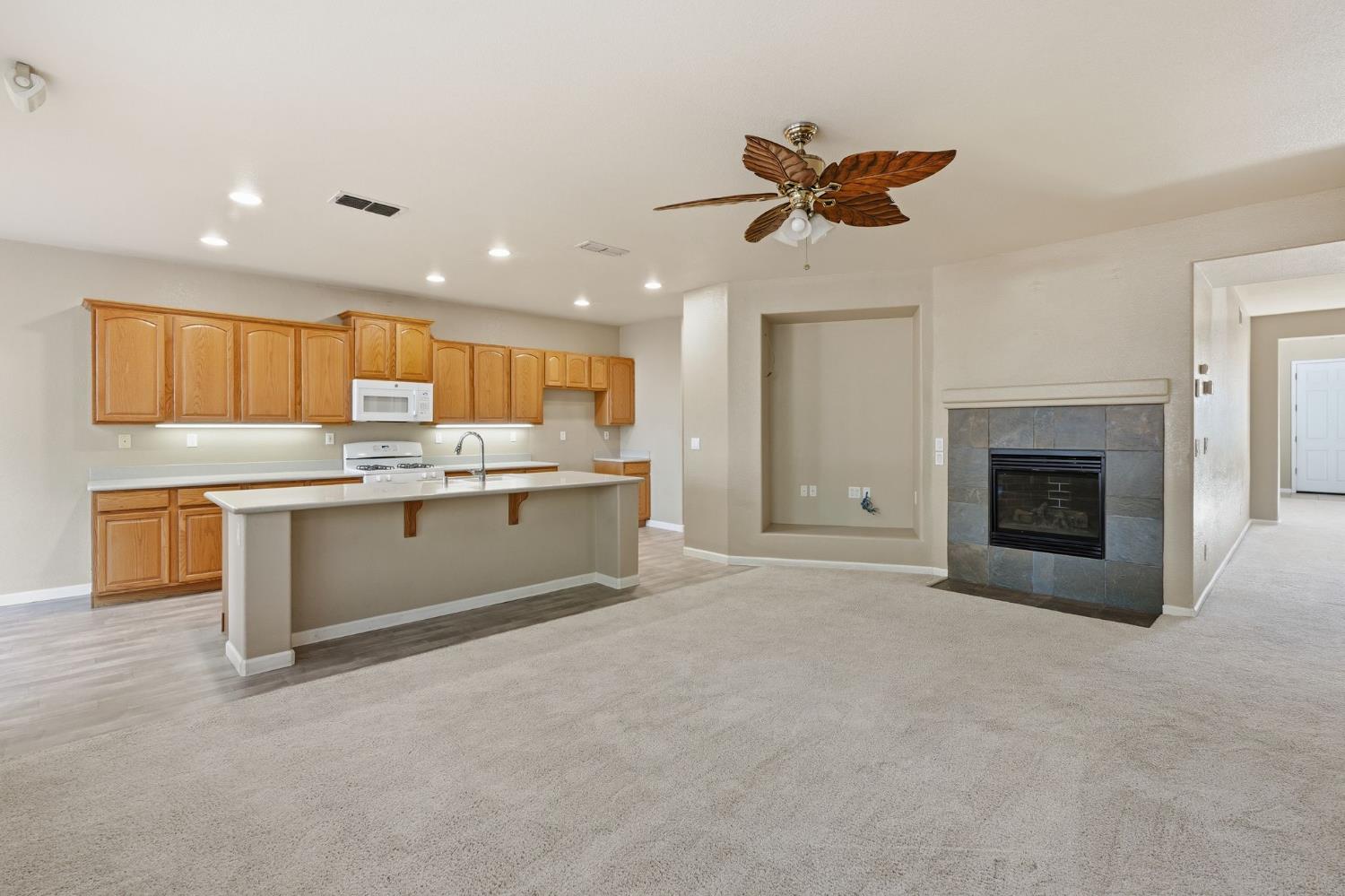 5560 Lackland Way