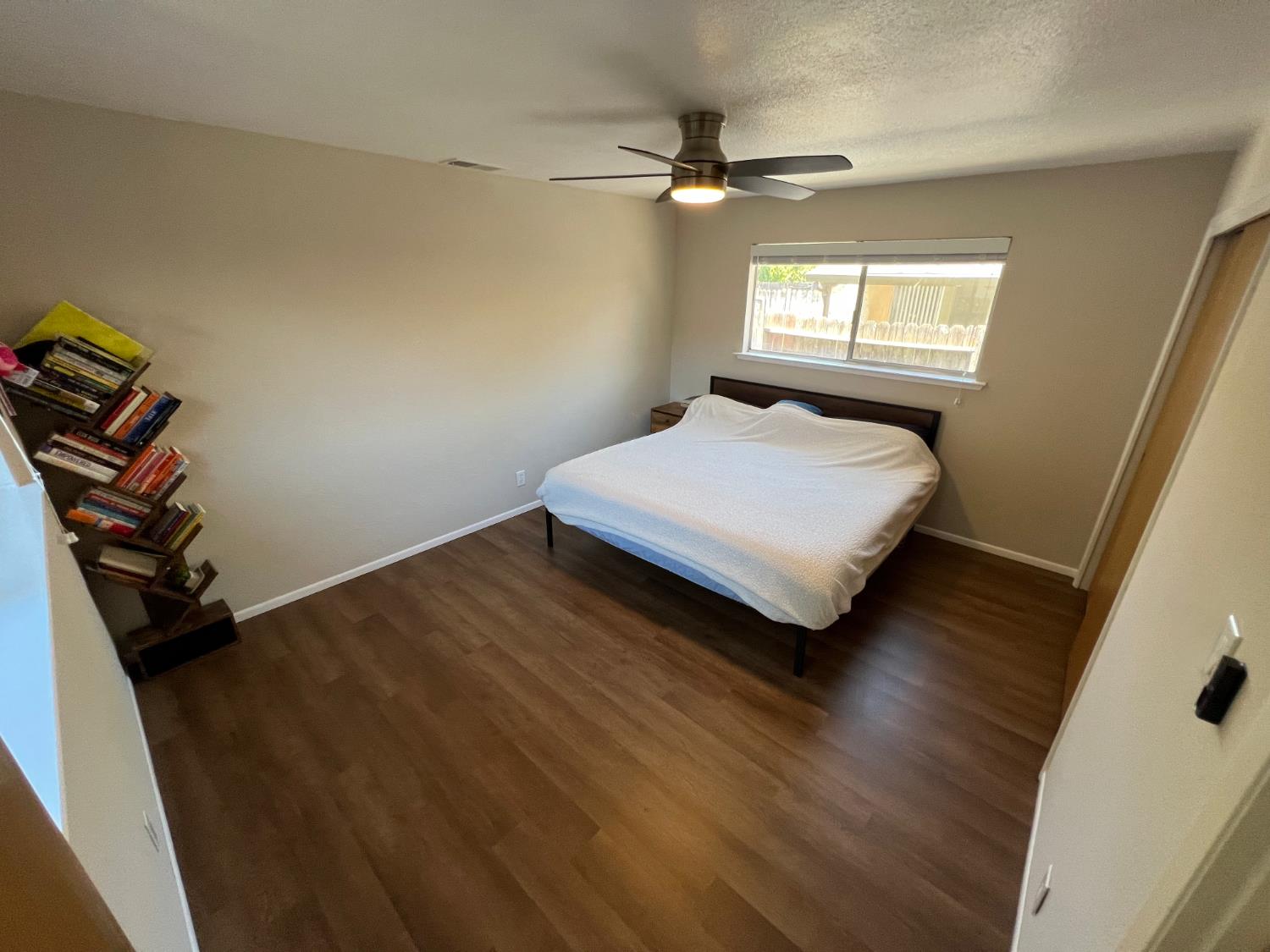 1401 Topaz Way
