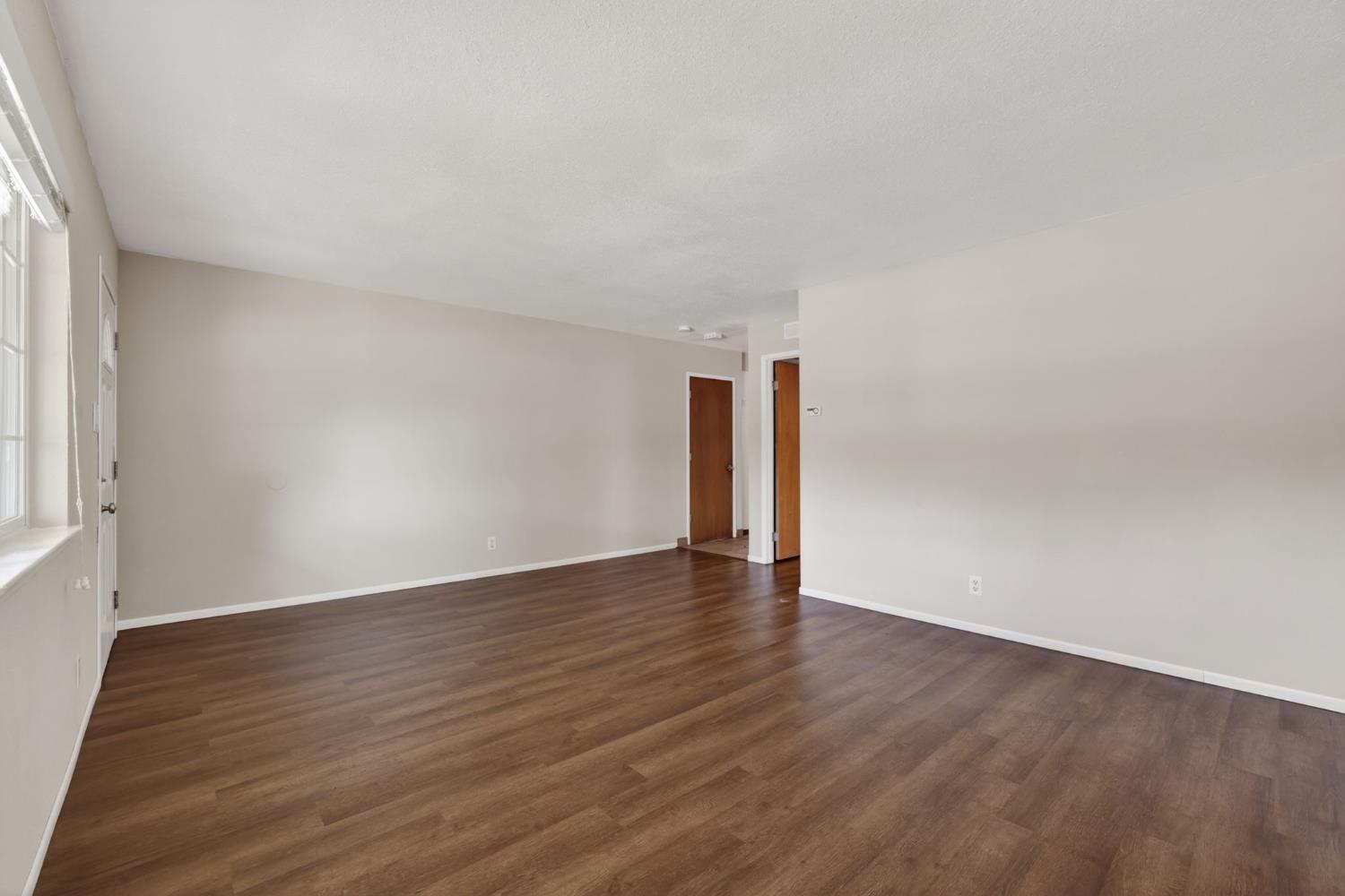 1401 Topaz Way