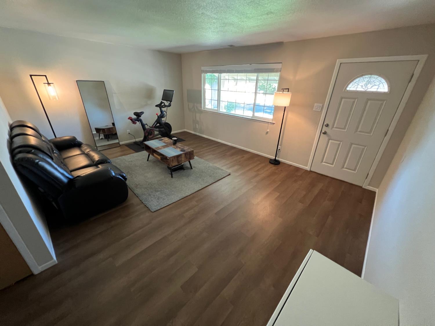 1401 Topaz Way
