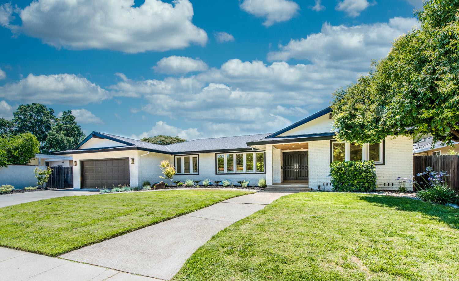 2812 American River Drive