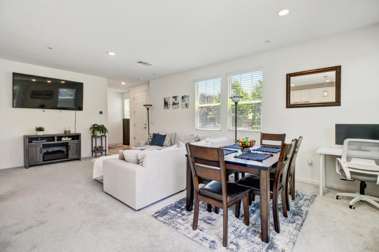 8886 Ariston Lane