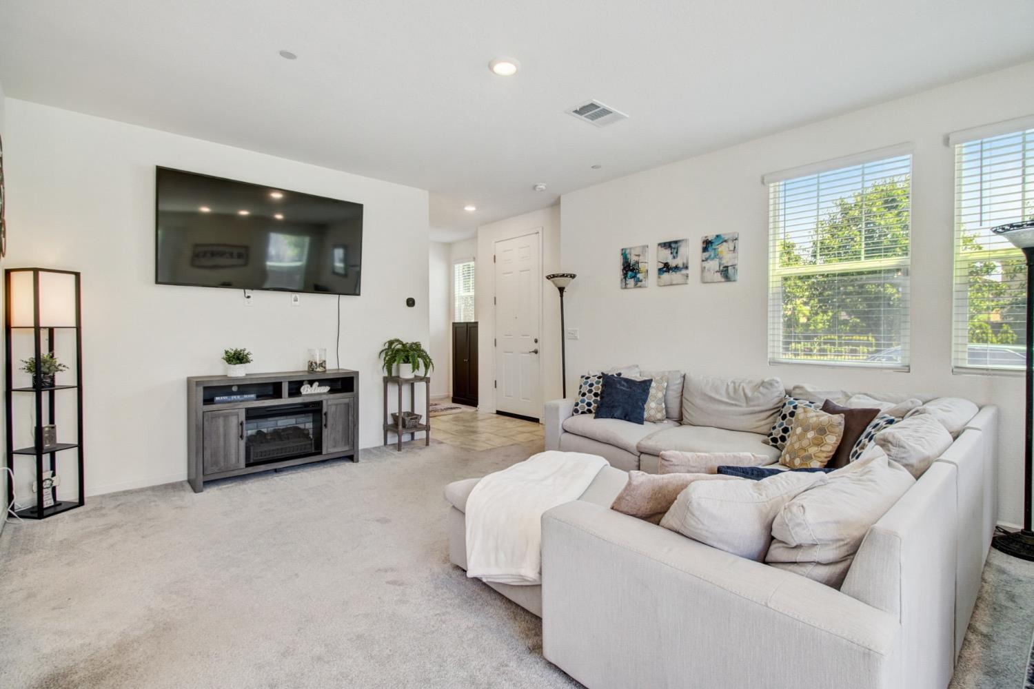 8886 Ariston Lane