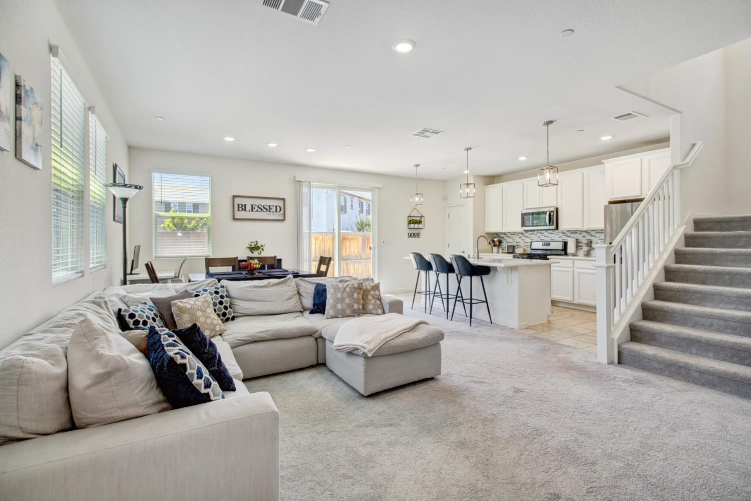 8886 Ariston Lane