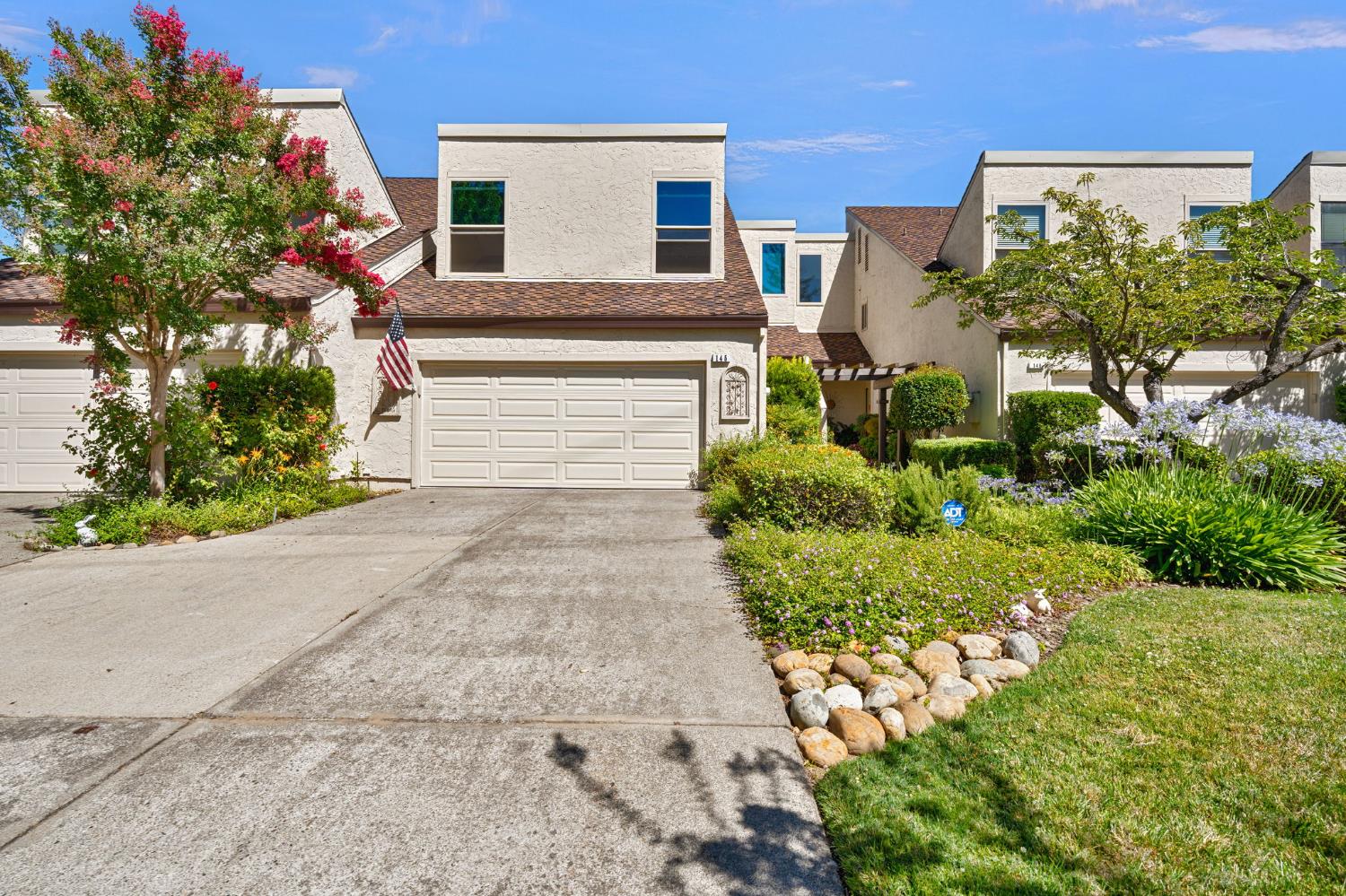 145 N Grant Ln