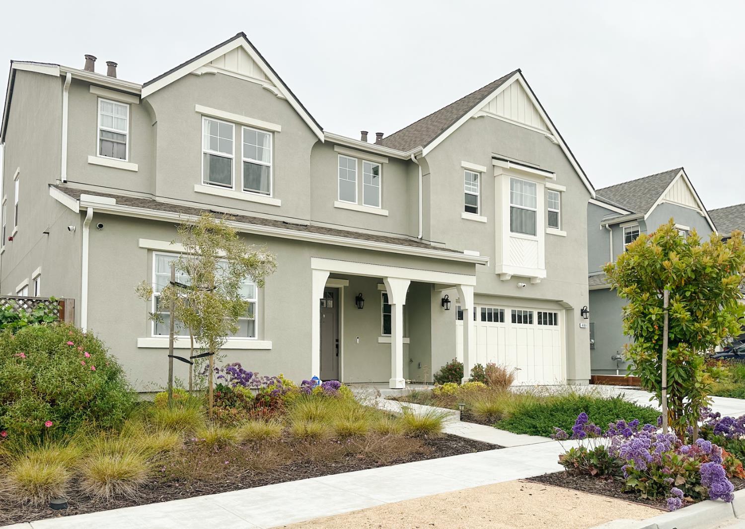 489 Russell Way