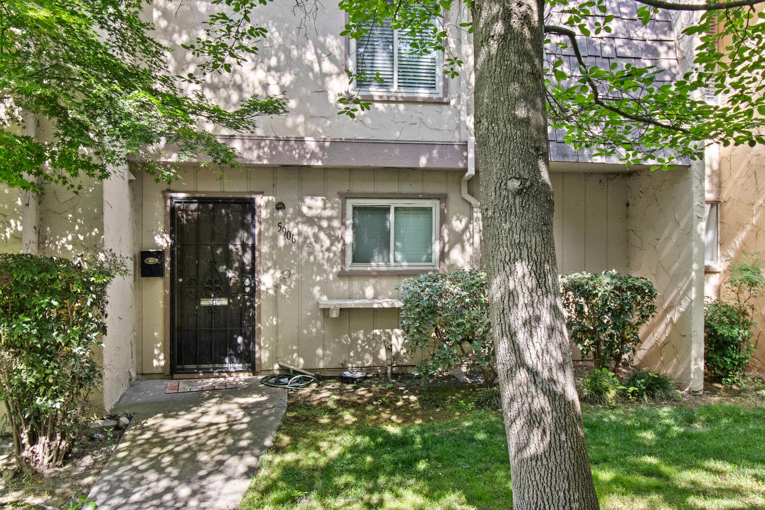 5906 Via Casitas